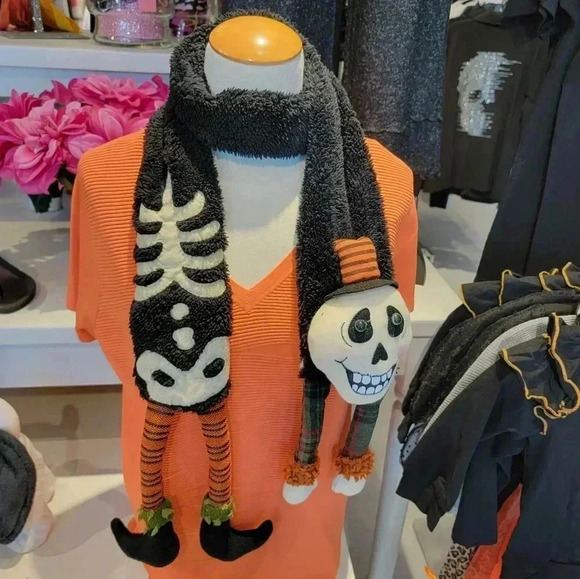 NWT Skelton Scarf - Picture 1 of 1